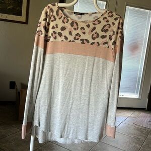 Sweatshirt material longer top like new